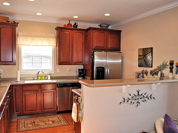 4th image of 765 Deep Woods Ln