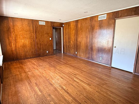 3rd image of 2016 S Milam St