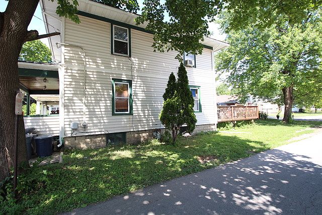 2nd image of 450 5th St