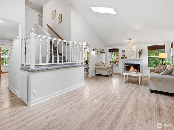 3rd image of 8613 Foster Grove Court NE