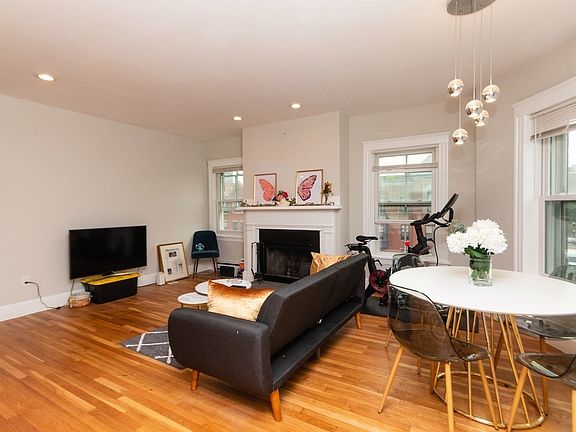 2nd image of 1750 Washington St APT 4