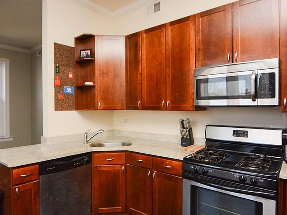 3rd image of 1829 N Milwaukee Ave APT 2R