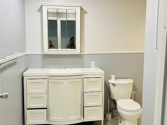 4th image of 1520 6th Ave #2
