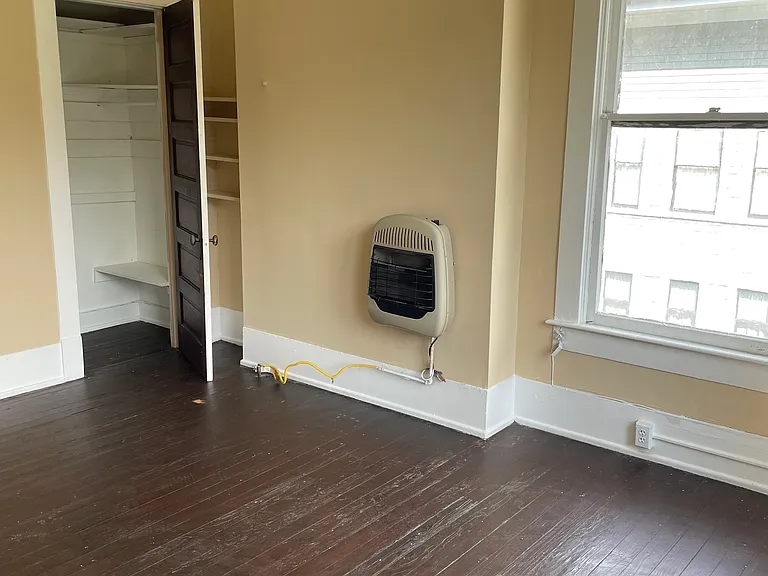 514 Wapping St #D — Photo 5