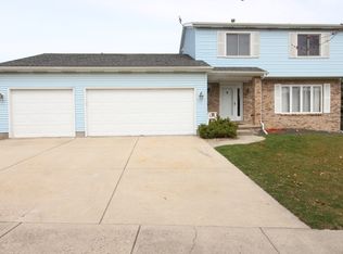 4 Aberdeen Way, Bloomington, IL 61704