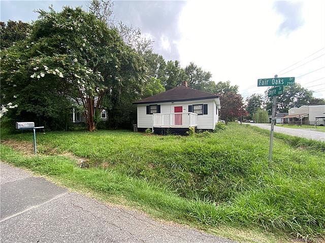 1st image of 2901 Fair Oaks Dr