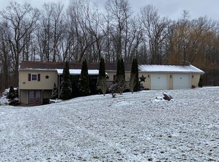 30390 Rabbit Ridge Rd, Howard, OH 43028