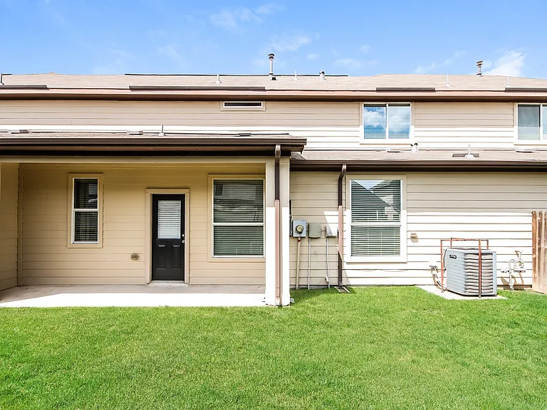 12310 Maura Ln — Photo 9