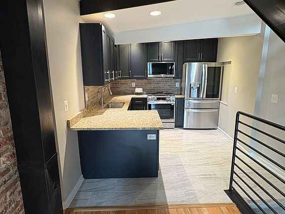 3rd image of 1203 Gough St