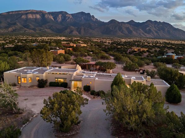 20 Ridge Rd, Placitas, NM 87043
