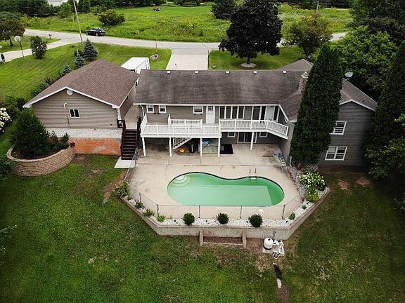 A beautiful bird's eye view of this great location