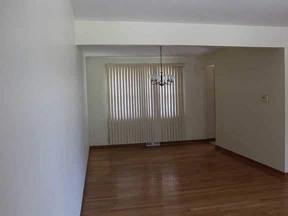 4th image of 1807 Holly Ave