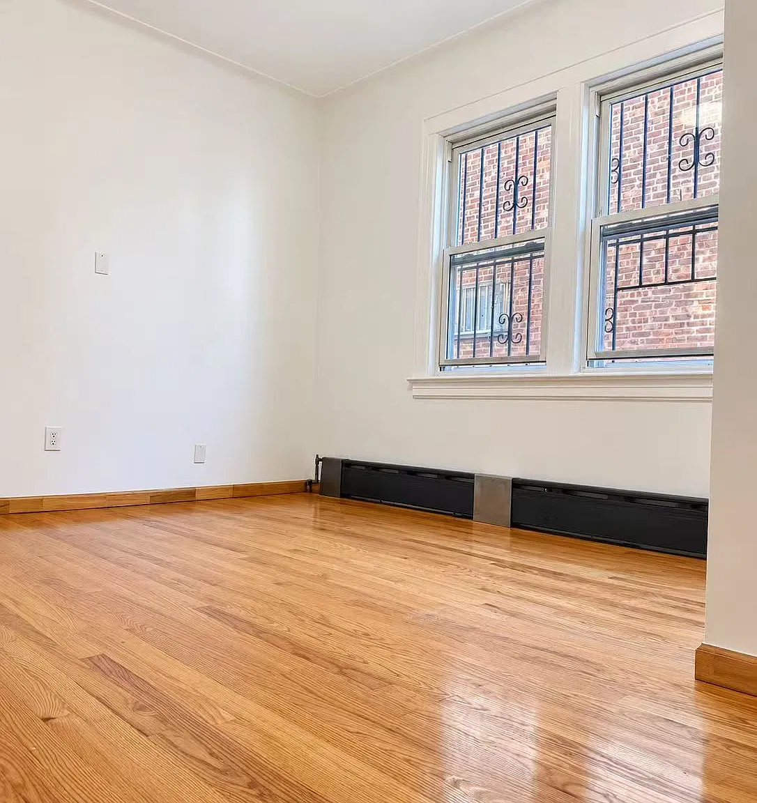 2 bed, 800 sqft, $2,400 — Photo 1
