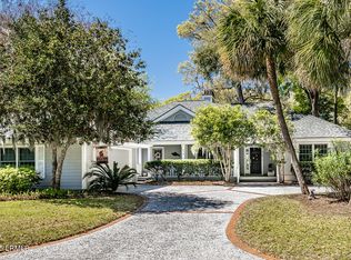 650 Island Cir E, Saint Helena Island, SC 29920
