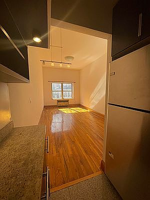 3rd image of 17 W 74th St APT 4A
