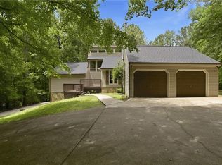 370 Darren Dr, Fayetteville, GA 30215