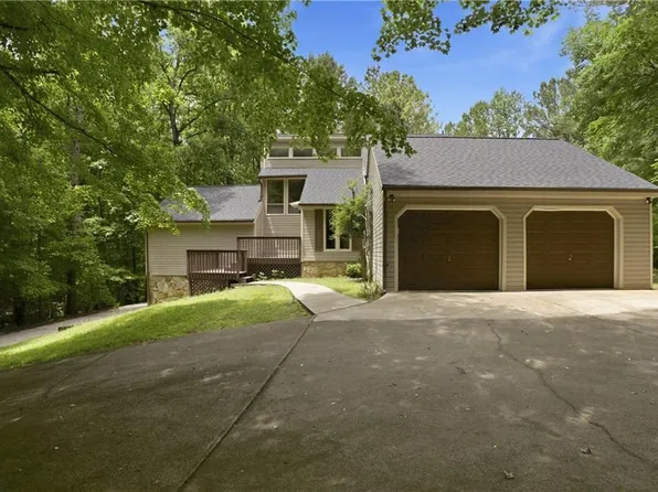 370 Darren Dr, Fayetteville, GA 30215