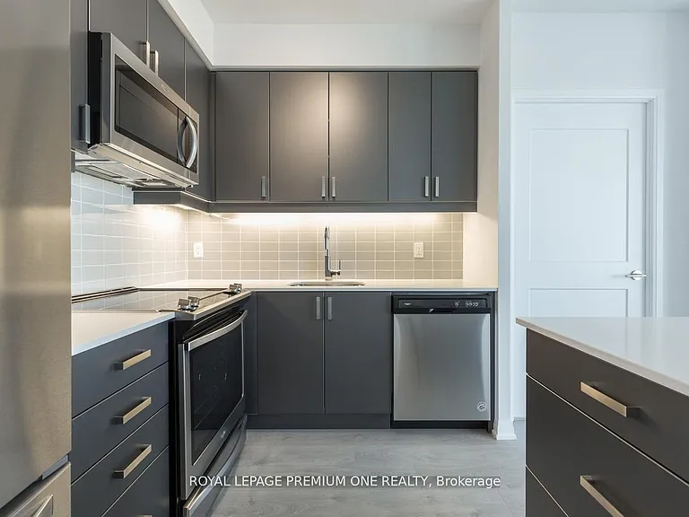 7895 Jane St #2614 — Photo 15