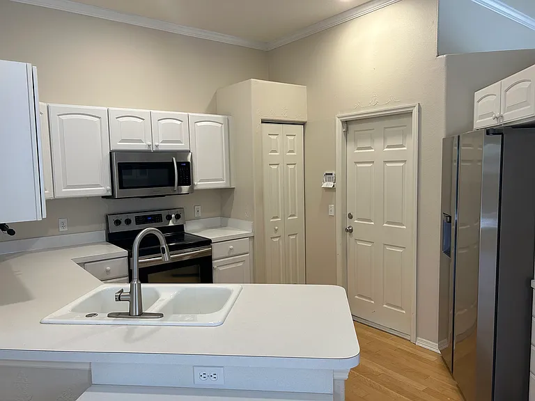 12220 Winding Woods Way — Photo 16