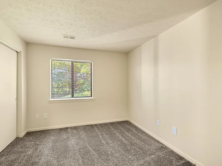 2193 N Broadway St — Photo 16