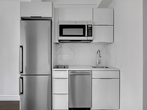 5th image of 25 Tudor City Pl APT 703