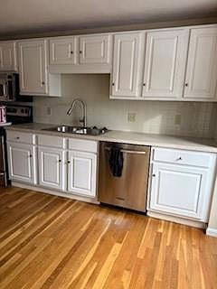 4th image of 351 New London Ave Unit 304