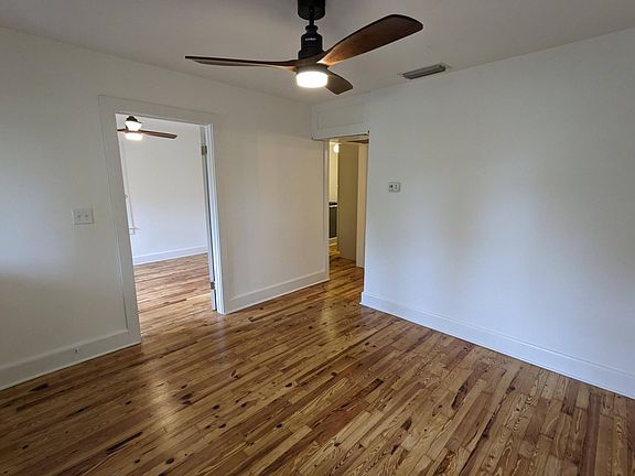 4th image of 713 NW 30th Ave