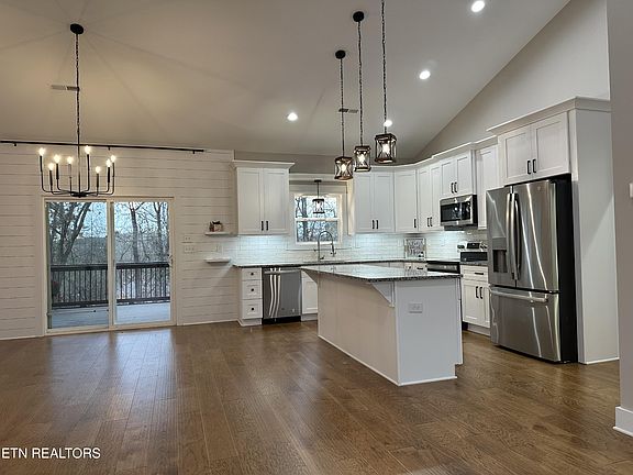 5th image of 218 Mialaquo Cir