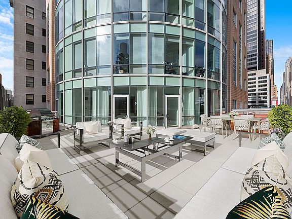 2nd image of 250 E 49th St #6CD