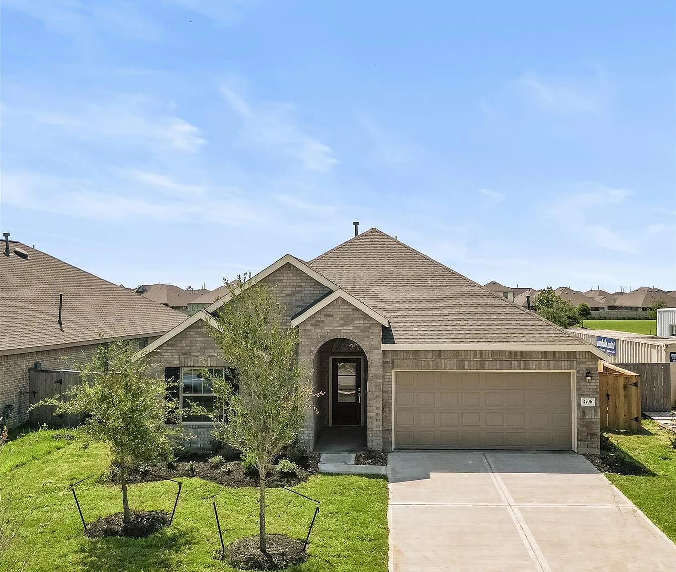 4 bed, 2.0 bath, 1922 sqft, $2,300 — Photo 1