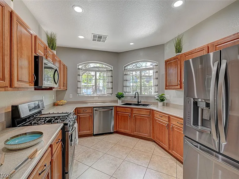 8454 Cerritos Ct — Photo 9