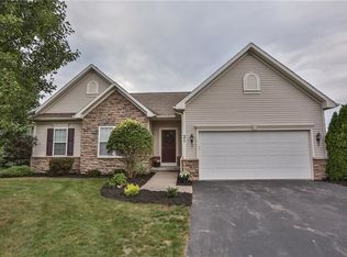 31 Charissa Run, Rochester, NY 14623