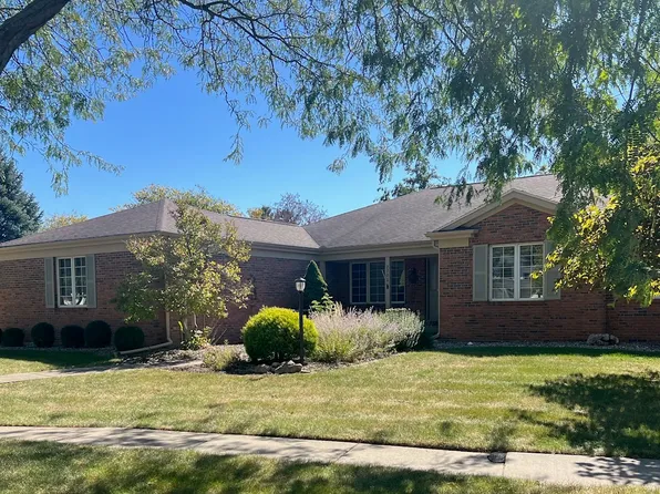 2701 Woodridge Rd, Champaign, IL 61822