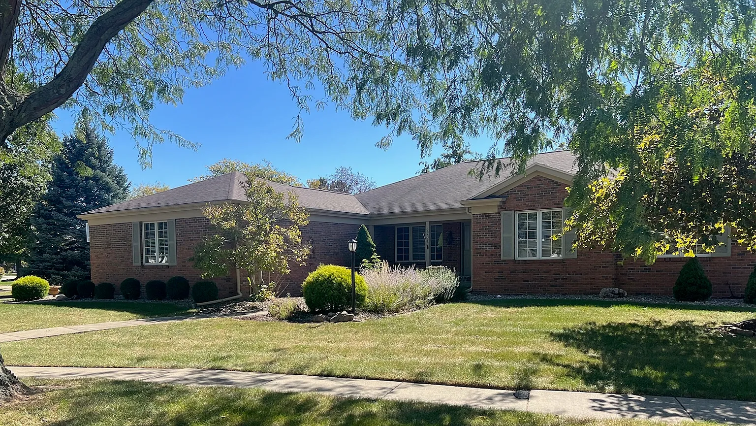 2701 Woodridge Rd photo 1