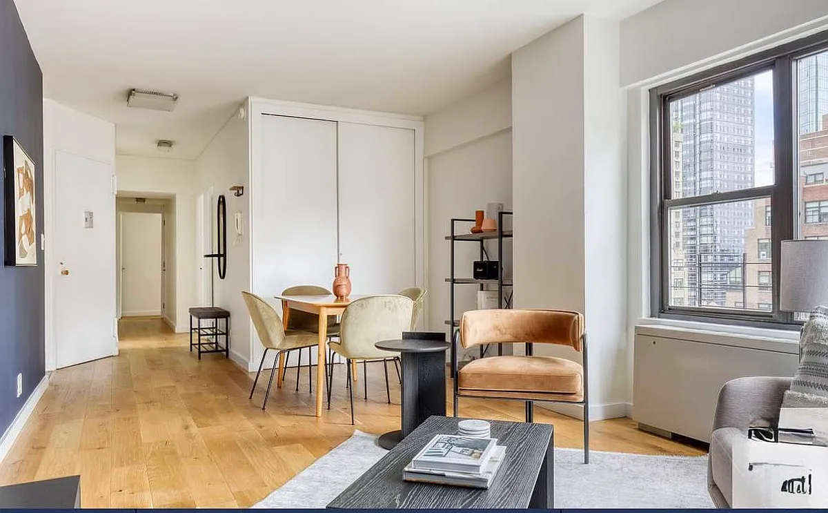 Building Photo - 279 E 44th St #21E
