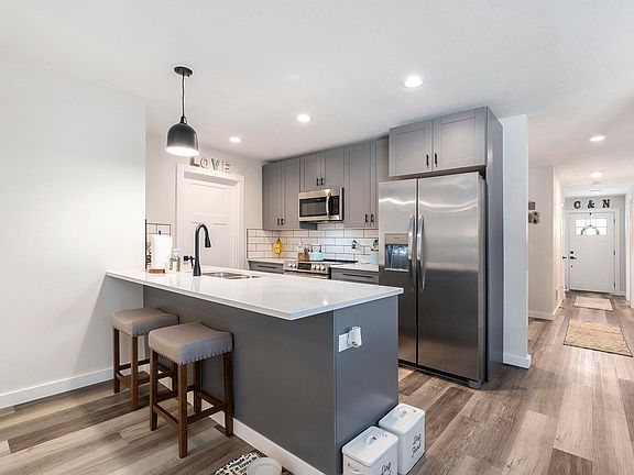 3rd image of 2081 Country Estate Ln