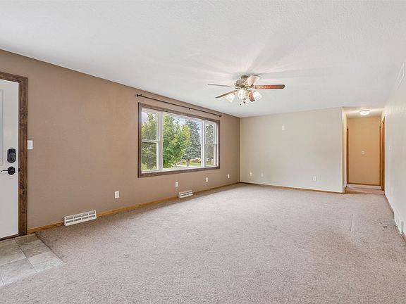 3rd image of 310 7th Ave SE