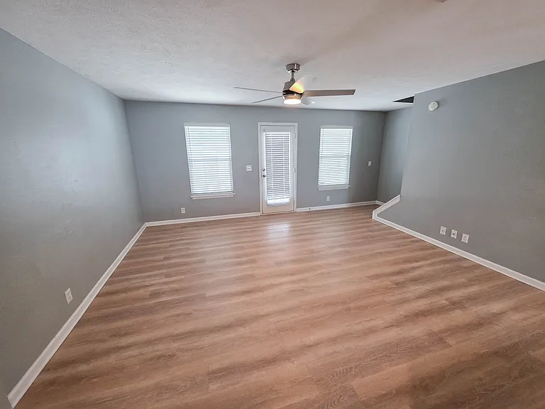 3126 Prater Ct — Photo 4