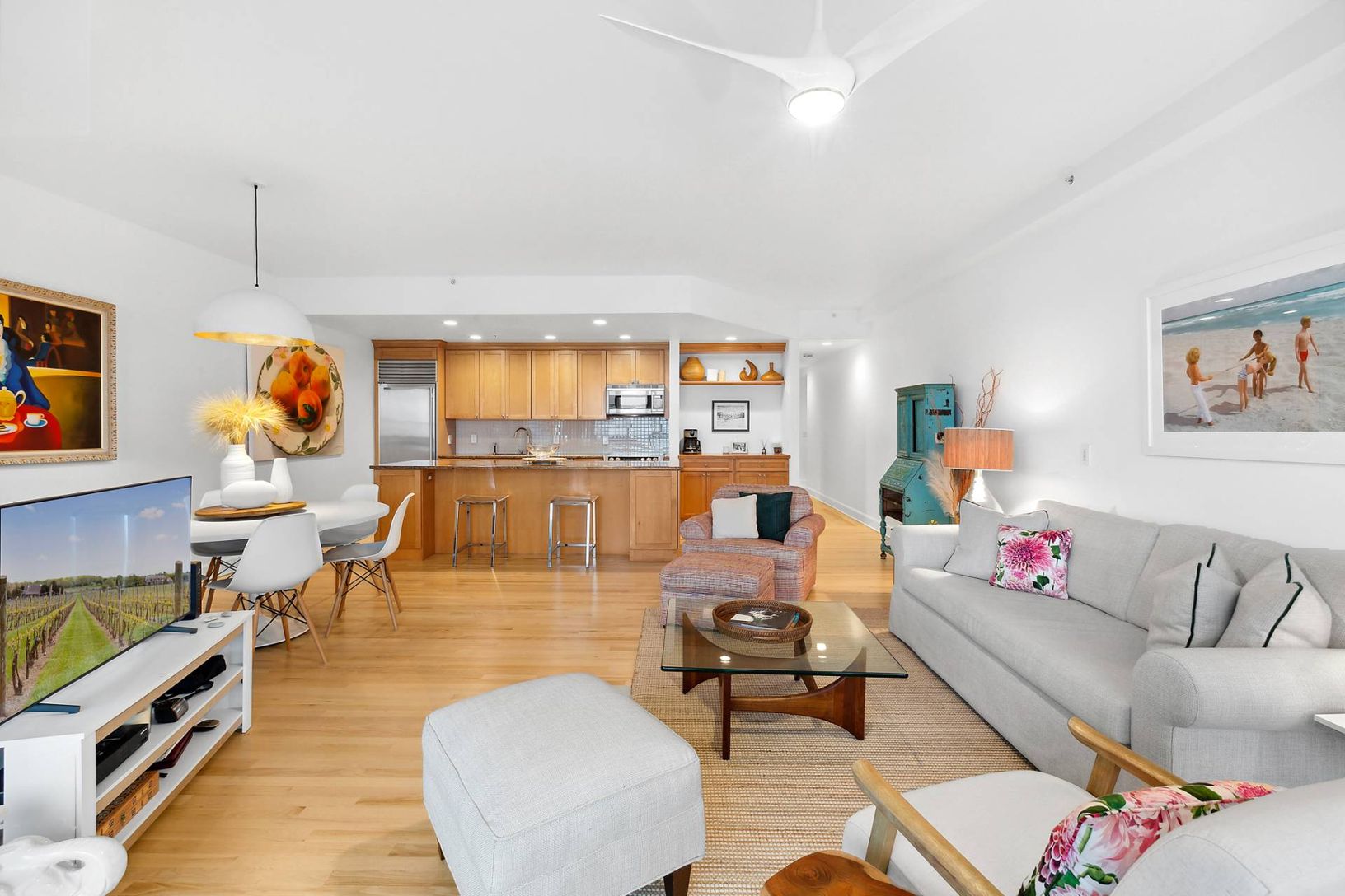  Open floor plan