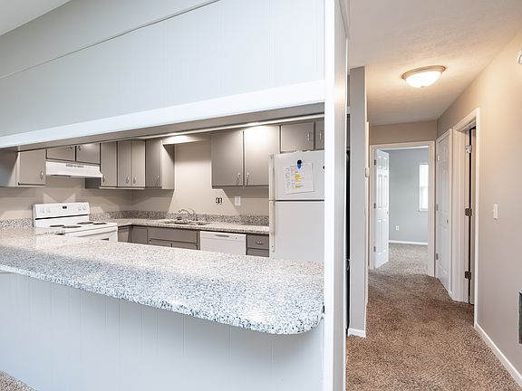 2nd image of 325 Shady Lane Dr #325