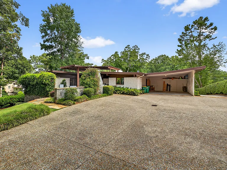 360 Elden Dr — Photo 38