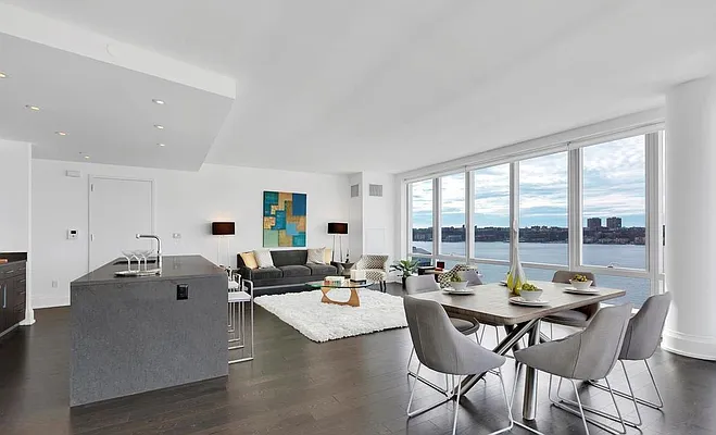 Sold by A & I Broadway | media 16