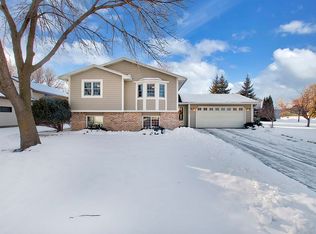 9769 Kirkwood Ln N, Maple Grove, MN 55369
