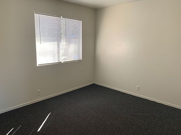 5th image of 946 Park Ave #12