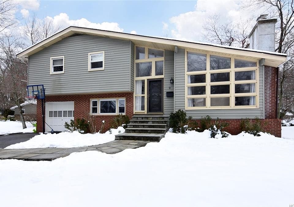 1st image of 9 Meadow Way