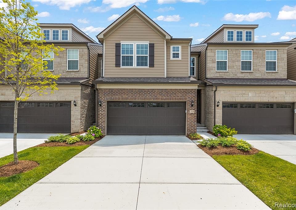1st image of 208 Addison Cir