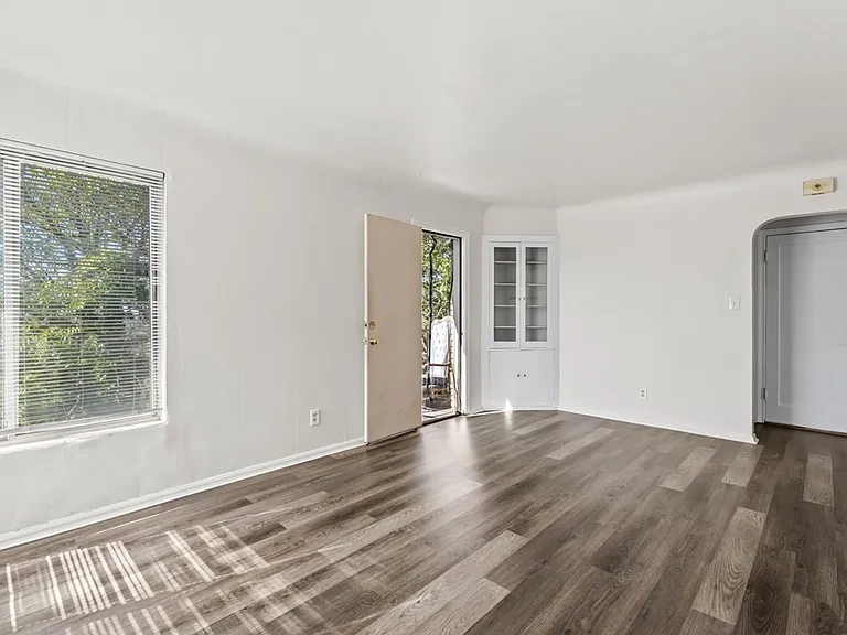 76 W Apricot Ave #2 — Photo 11