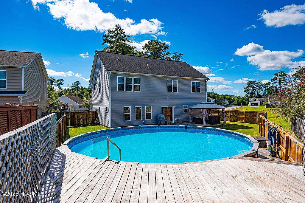 3 bed, 2.0 bath, 2705 sqft, $2,500 — Photo 4