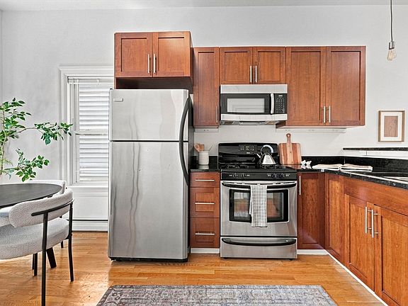 5th image of 6 Bristol St APT 6