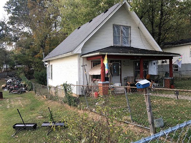 1st image of 128 N Plum St